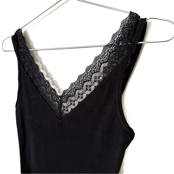 | abercrombie & fitch • lace cami v-neck ribbed bodysuit • size small | - Picture 4 of 12